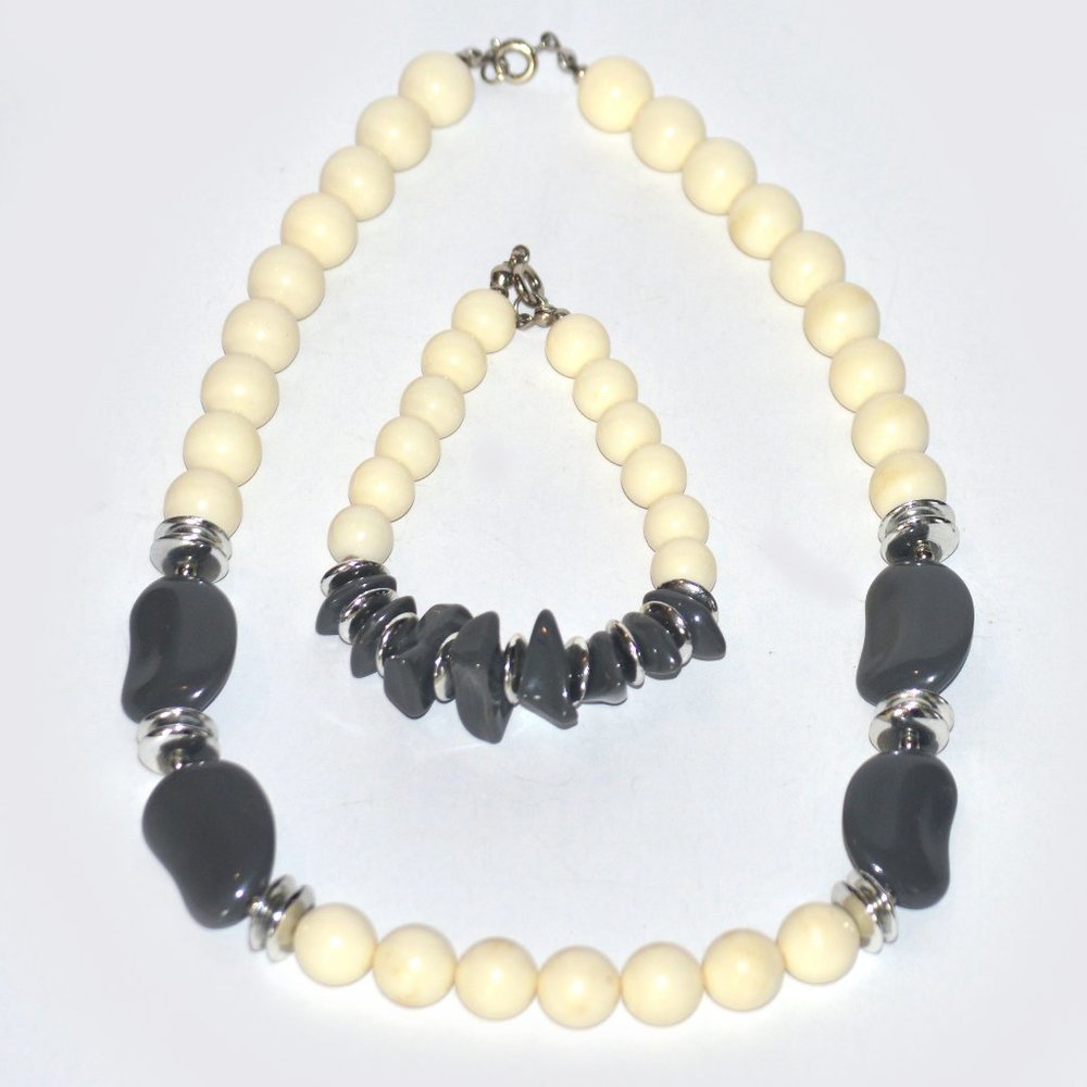 Vintage Off-White & Gray Beaded Necklace &Bracelet